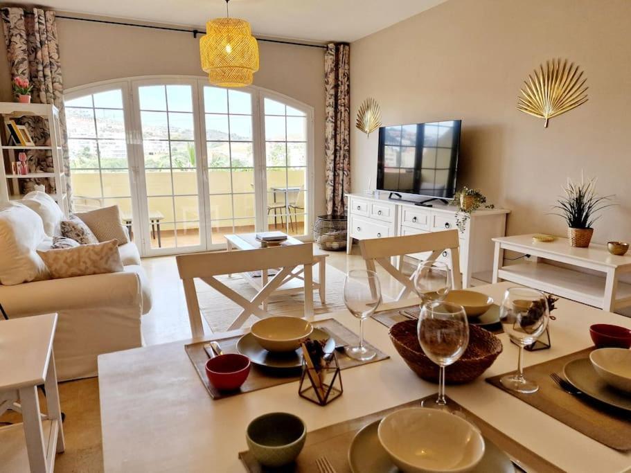 Royal Golf View: 2Br, Pools & Ac Apartman Sitio de Calahonda Kültér fotó
