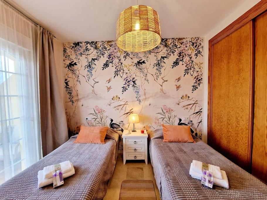 Royal Golf View: 2Br, Pools & Ac Apartman Sitio de Calahonda Kültér fotó