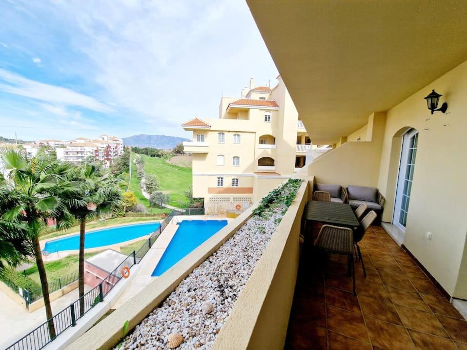 Royal Golf View: 2Br, Pools & Ac Apartman Sitio de Calahonda Kültér fotó