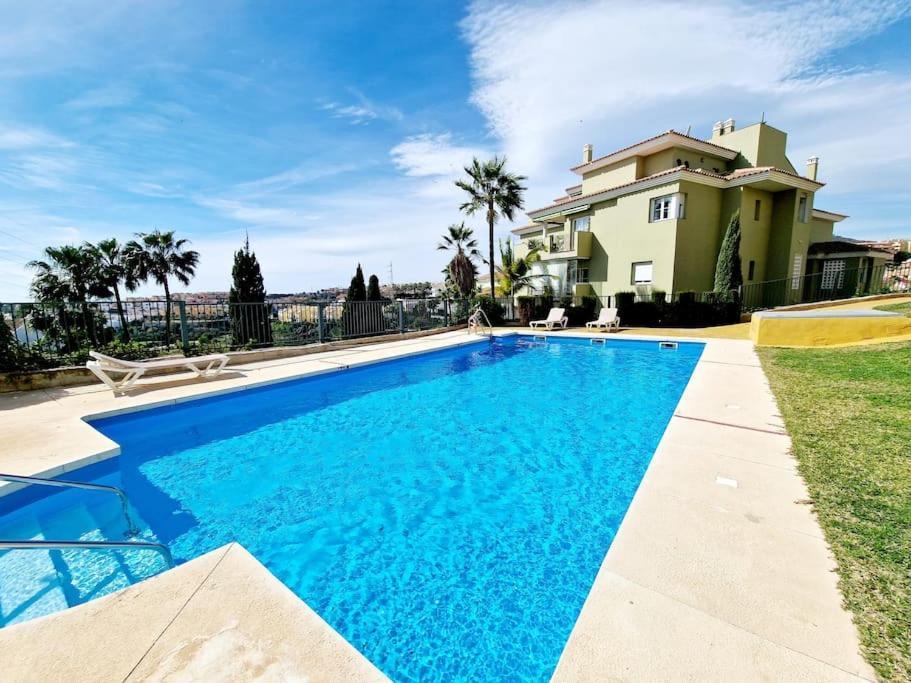 Royal Golf View: 2Br, Pools & Ac Apartman Sitio de Calahonda Kültér fotó