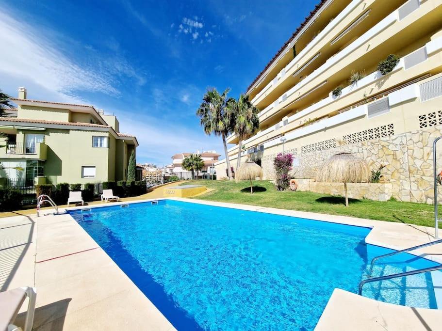 Royal Golf View: 2Br, Pools & Ac Apartman Sitio de Calahonda Kültér fotó