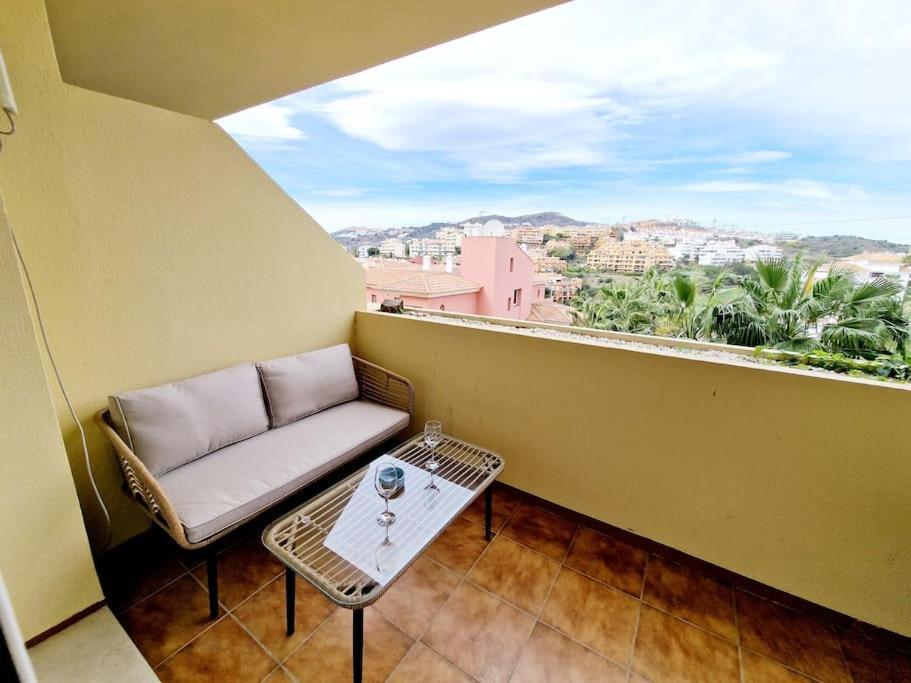 Royal Golf View: 2Br, Pools & Ac Apartman Sitio de Calahonda Kültér fotó