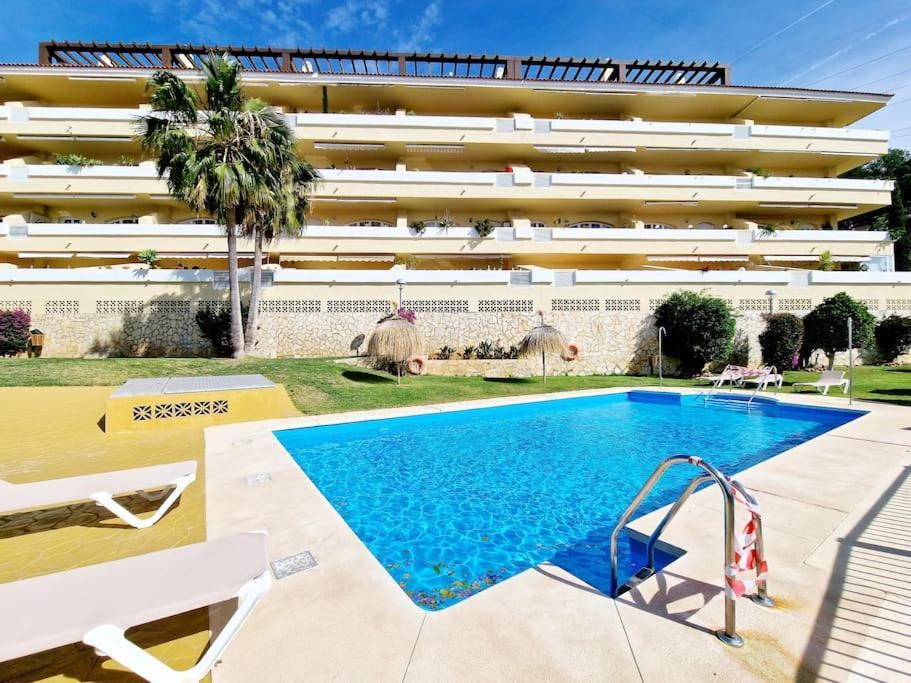 Royal Golf View: 2Br, Pools & Ac Apartman Sitio de Calahonda Kültér fotó