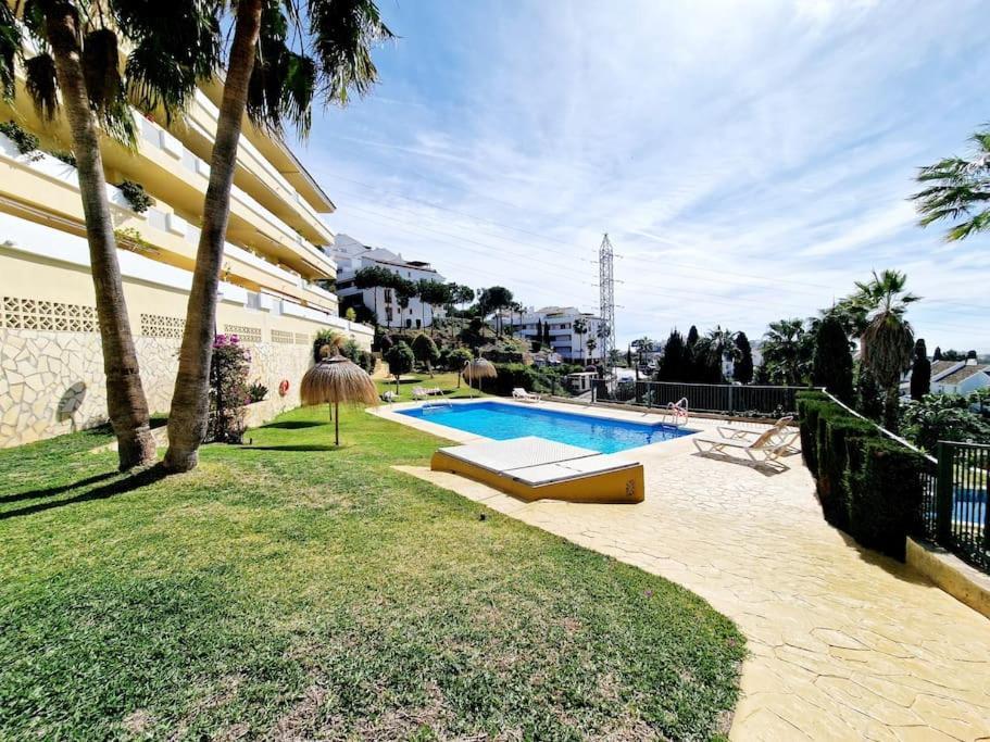 Royal Golf View: 2Br, Pools & Ac Apartman Sitio de Calahonda Kültér fotó