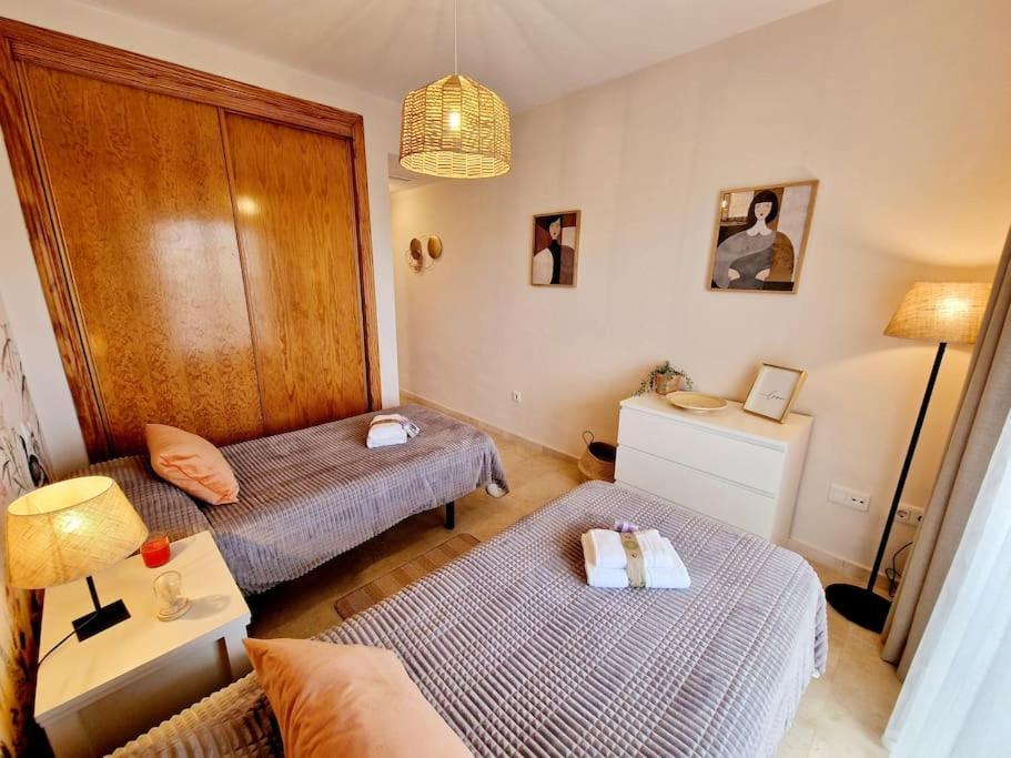 Royal Golf View: 2Br, Pools & Ac Apartman Sitio de Calahonda Kültér fotó