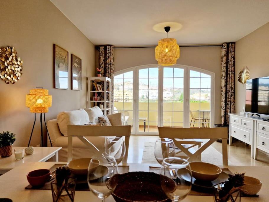 Royal Golf View: 2Br, Pools & Ac Apartman Sitio de Calahonda Kültér fotó
