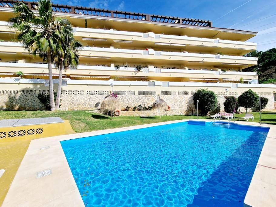 Royal Golf View: 2Br, Pools & Ac Apartman Sitio de Calahonda Kültér fotó