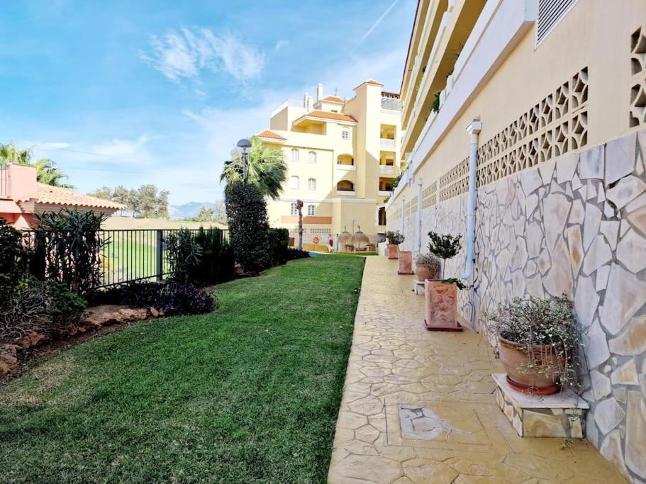 Royal Golf View: 2Br, Pools & Ac Apartman Sitio de Calahonda Kültér fotó