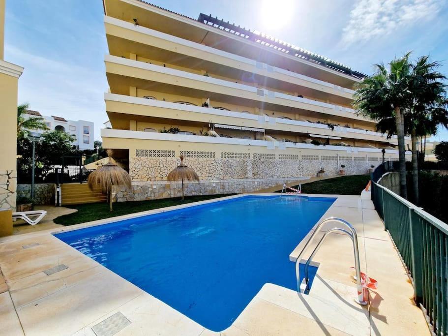 Royal Golf View: 2Br, Pools & Ac Apartman Sitio de Calahonda Kültér fotó