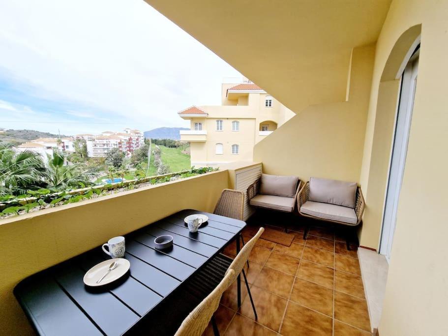 Royal Golf View: 2Br, Pools & Ac Apartman Sitio de Calahonda Kültér fotó