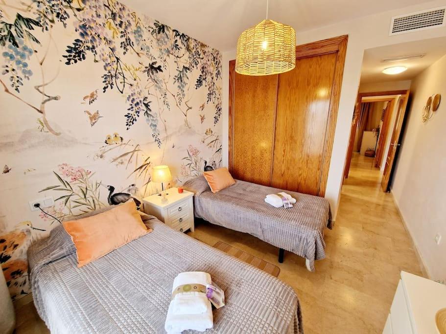 Royal Golf View: 2Br, Pools & Ac Apartman Sitio de Calahonda Kültér fotó