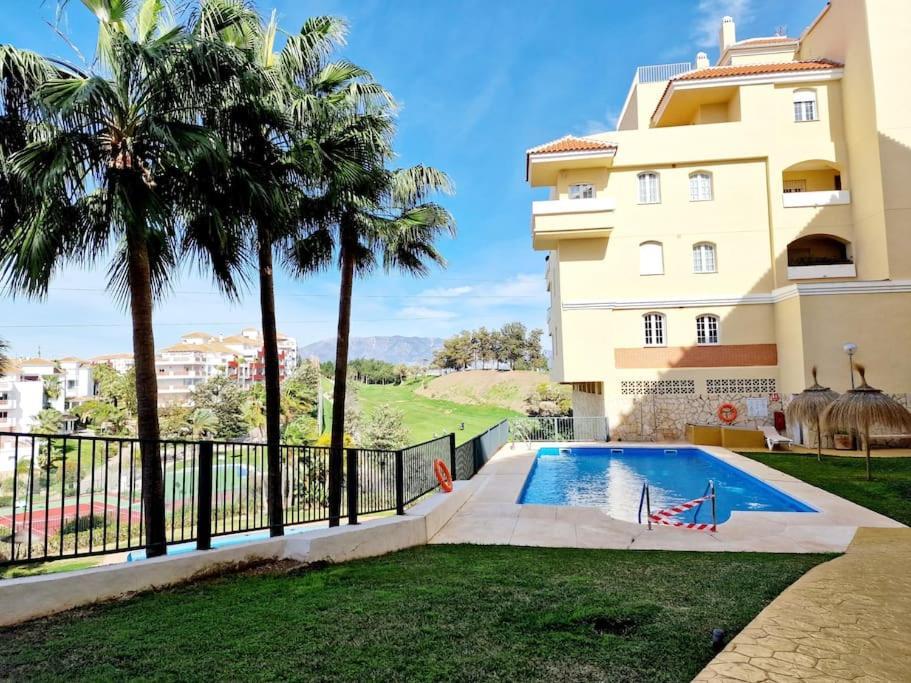 Royal Golf View: 2Br, Pools & Ac Apartman Sitio de Calahonda Kültér fotó
