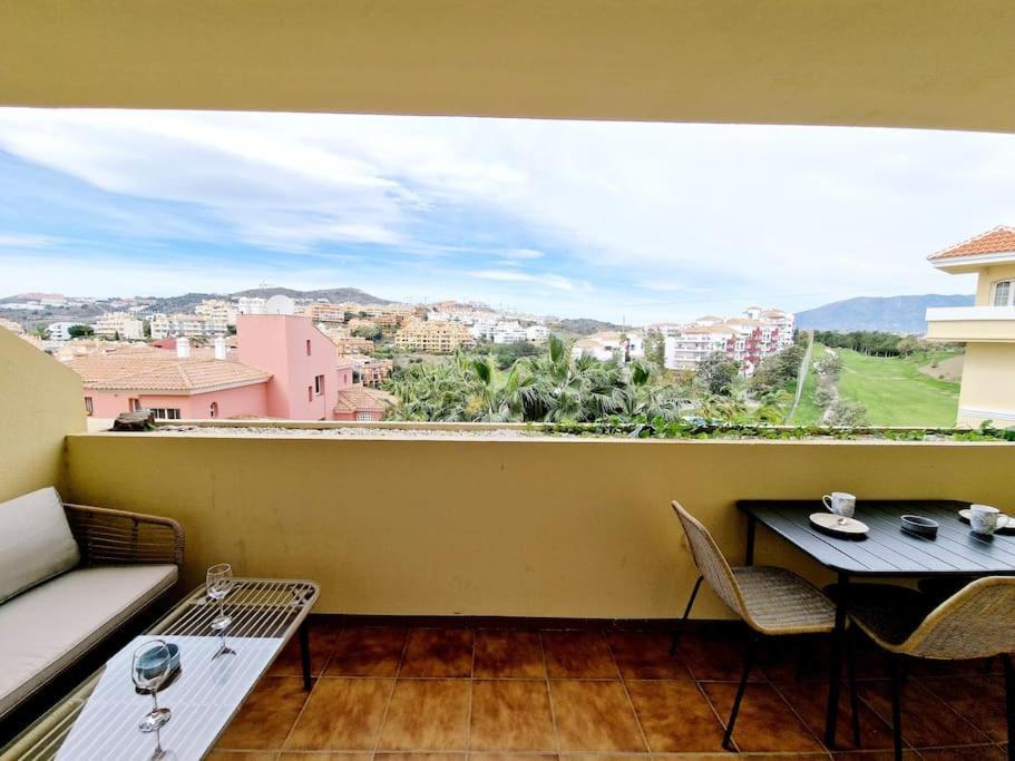 Royal Golf View: 2Br, Pools & Ac Apartman Sitio de Calahonda Kültér fotó