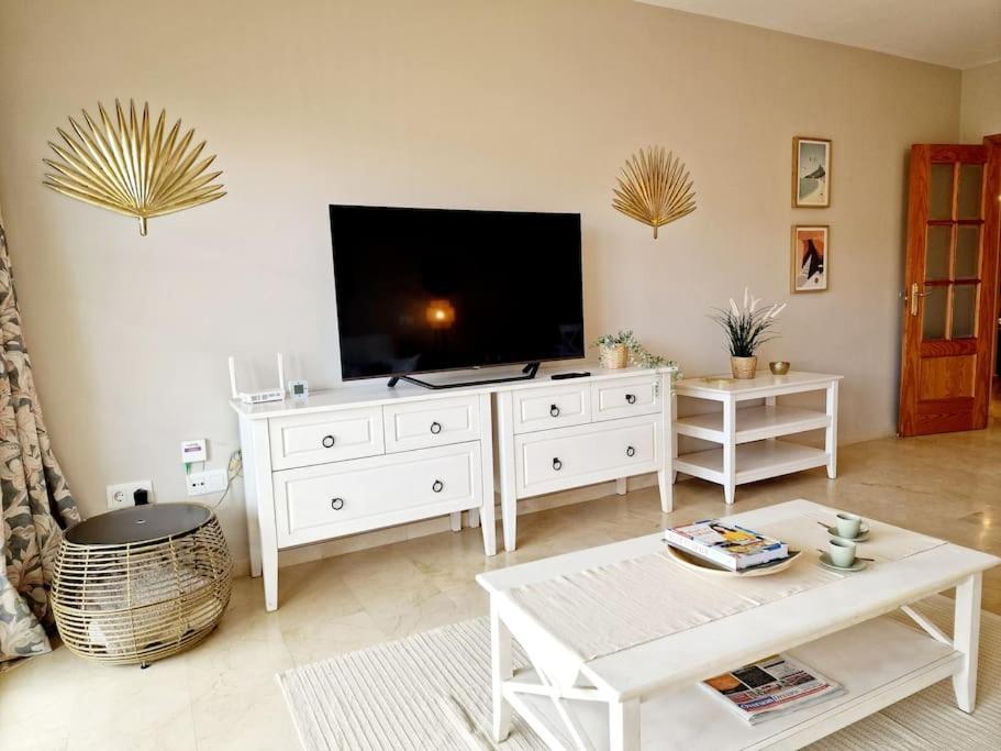 Royal Golf View: 2Br, Pools & Ac Apartman Sitio de Calahonda Kültér fotó