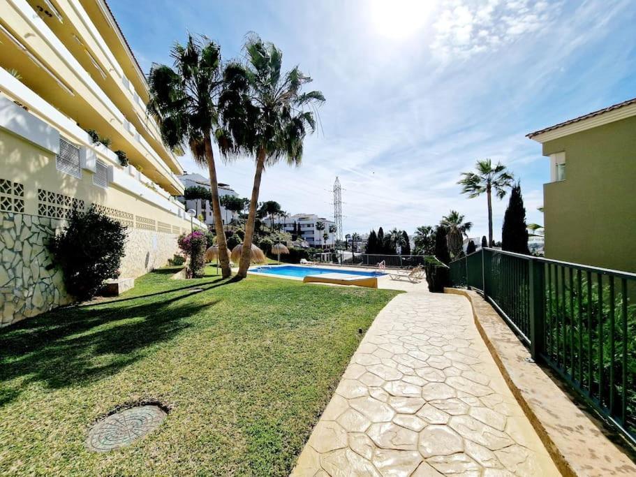 Royal Golf View: 2Br, Pools & Ac Apartman Sitio de Calahonda Kültér fotó