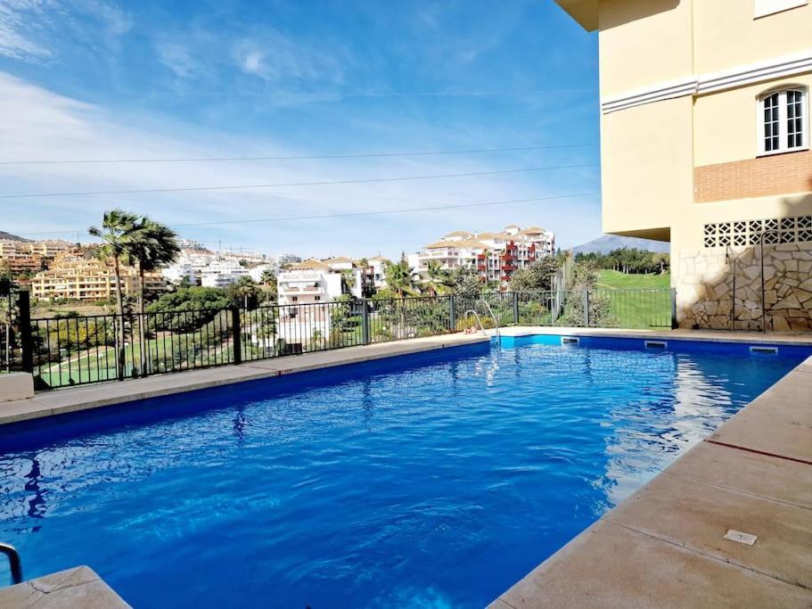 Royal Golf View: 2Br, Pools & Ac Apartman Sitio de Calahonda Kültér fotó